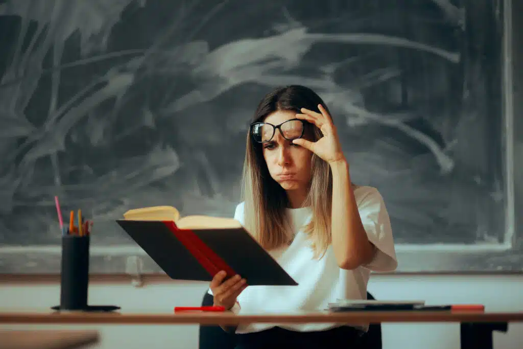 Confused Teacher Checking the Information from a Textbook with Factual Errors
