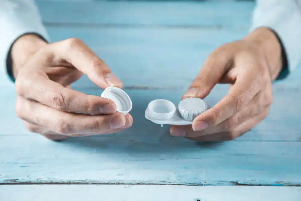 עדשות מגע עם צילינדר